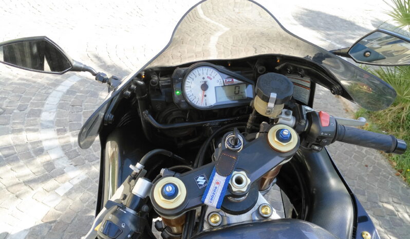 
								Suzuki GSX R1000 K1 full									