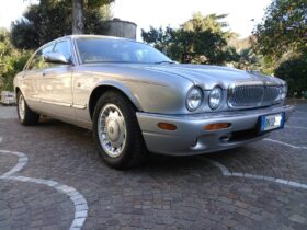 DAIMLER xj8 lwd 4000