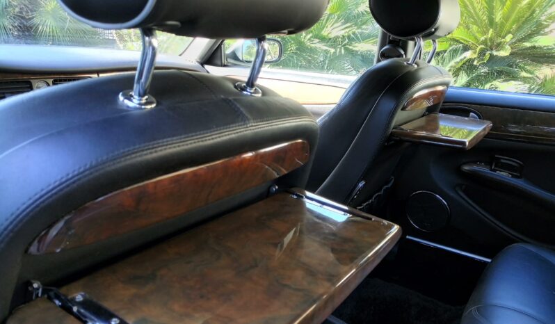 
								DAIMLER xj8 lwd 4000 full									